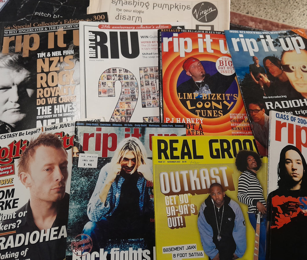 10x assorted Retro Magazines Random Bundle.